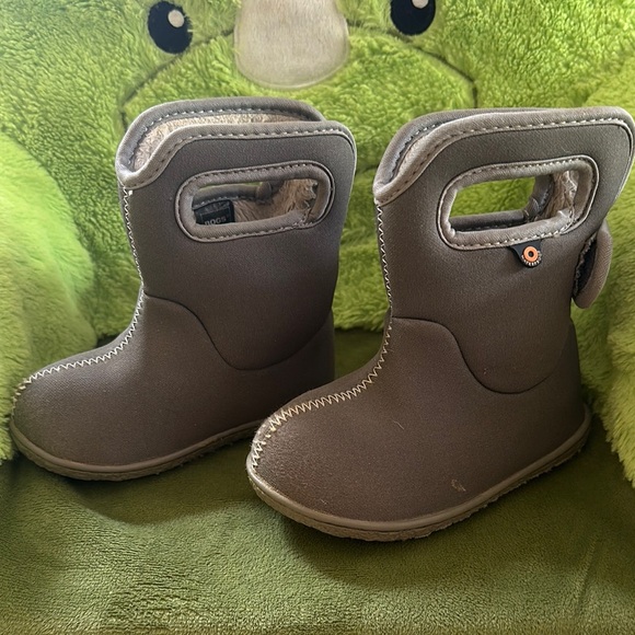 Bogs Gray Winter Boots Toddler 6 - Picture 2 of 8